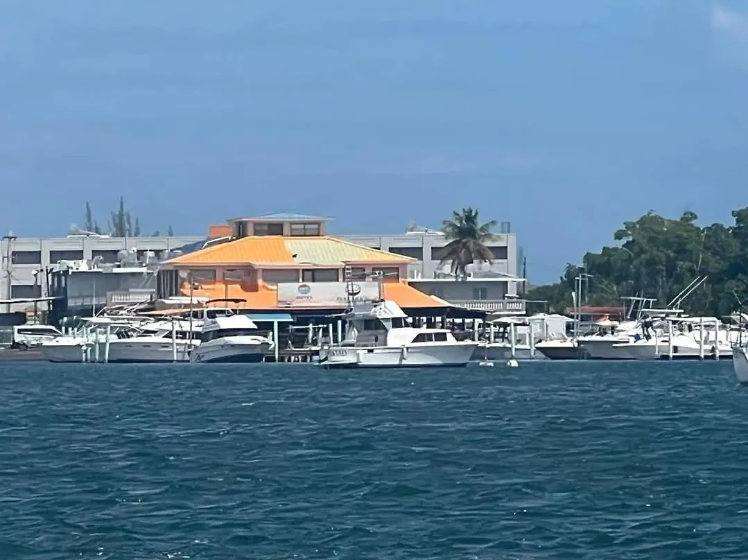 Hotel Vista Bahia & Marina Salinas