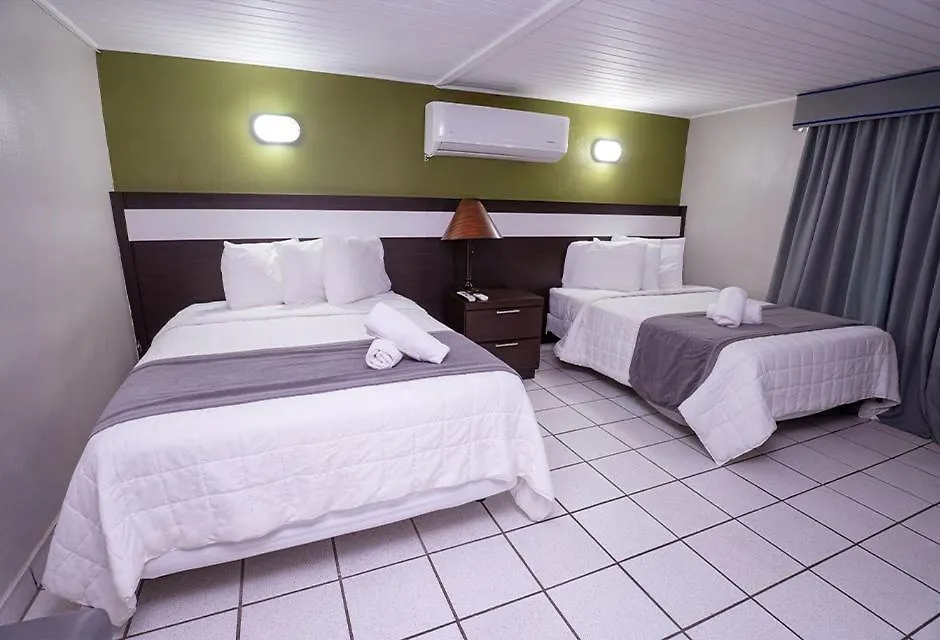 Hotel Vista Bahia & Marina Salinas